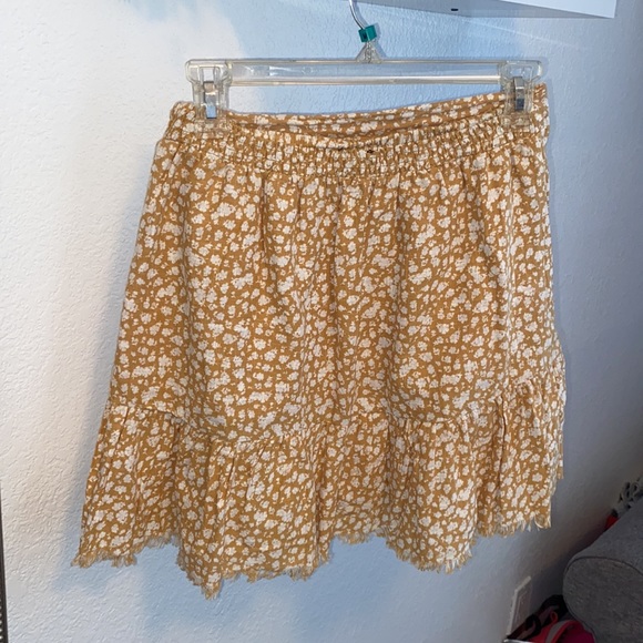 Cotton on mustard floral skirt - Picture 2 of 3